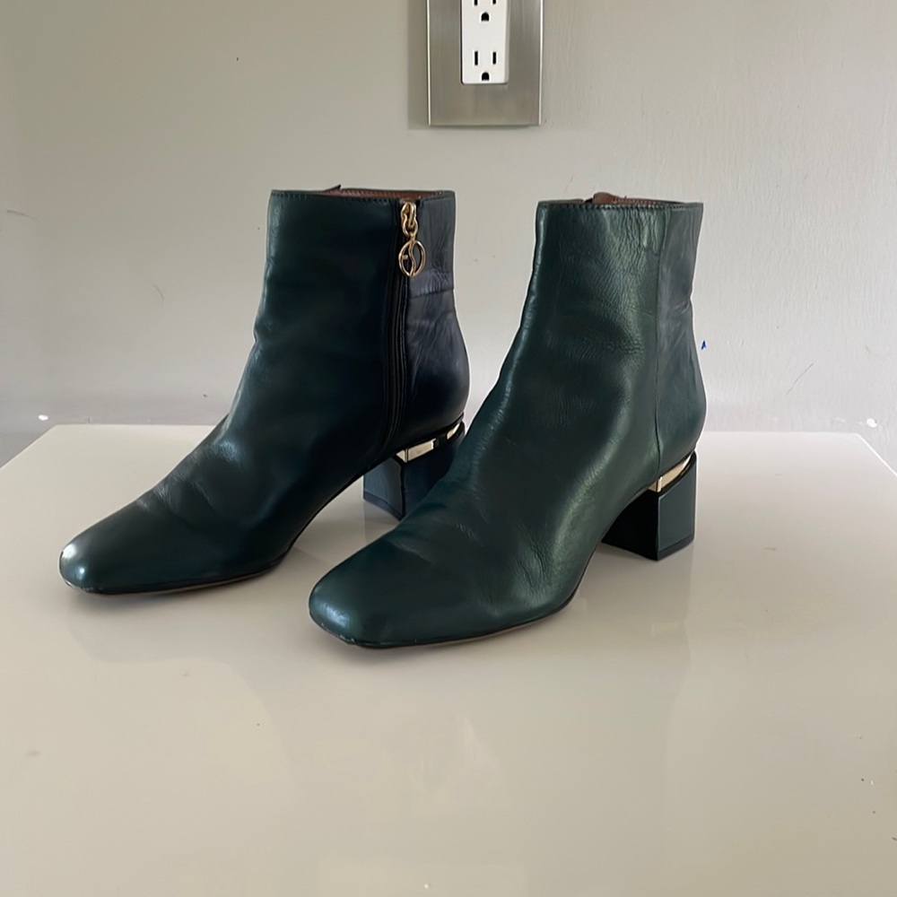 Franco Sarto hunter green leather booties size 7.5